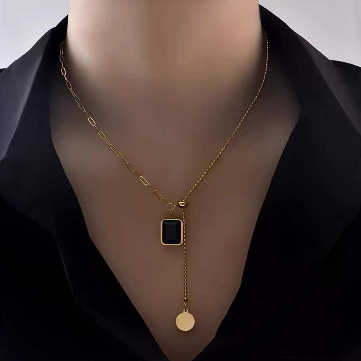 Elegant Geometric Pendant Necklace