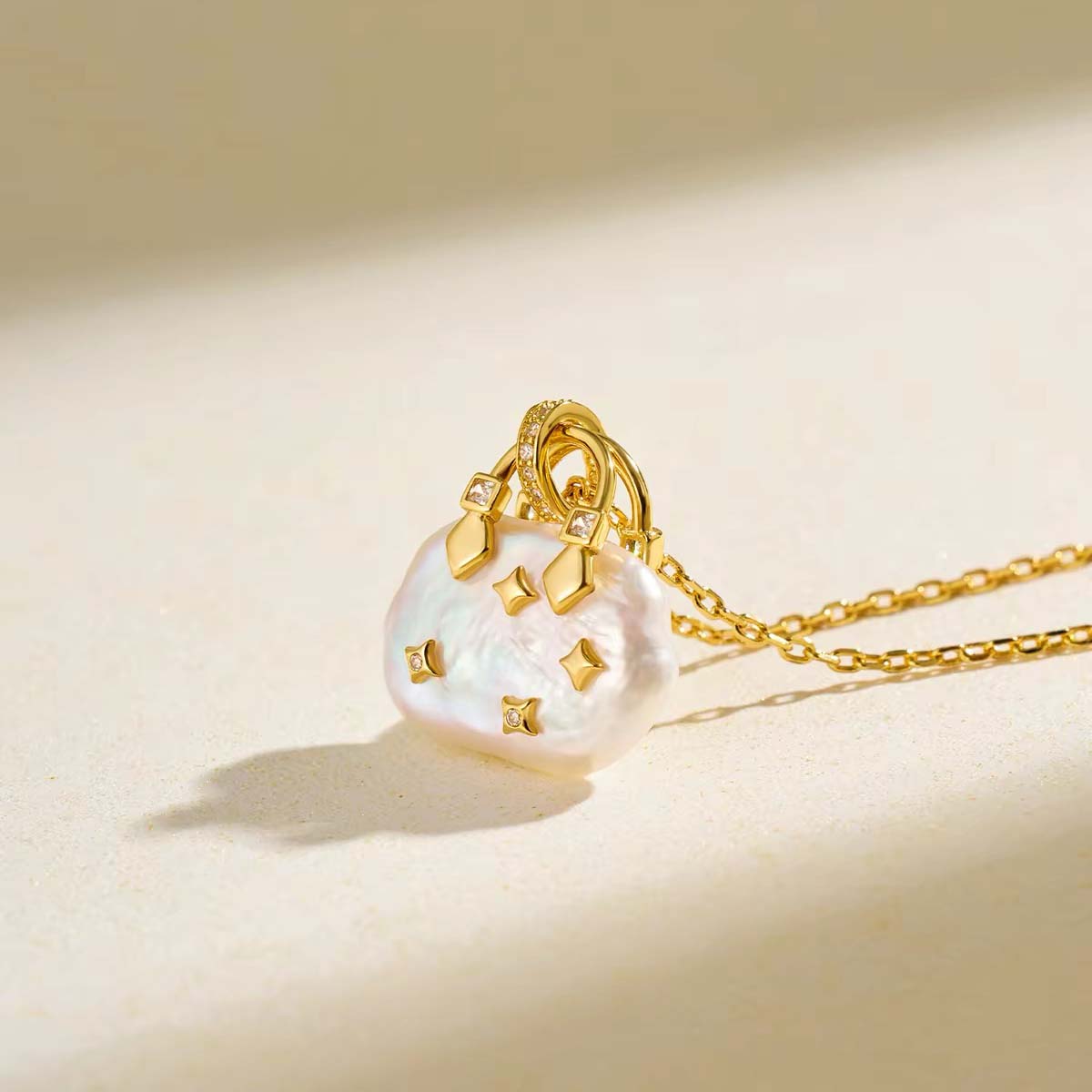 Luxury Baroque Pearl Lock Pendant Necklace