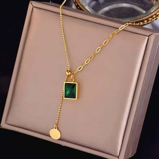 Elegant Geometric Pendant Necklace