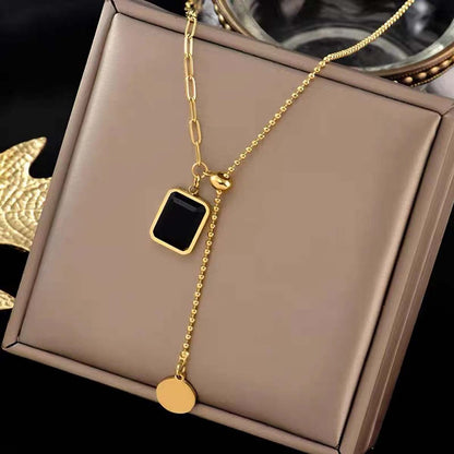 Elegant Geometric Pendant Necklace