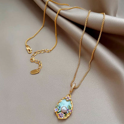 Elegant Floral Pearl Pendant Necklace